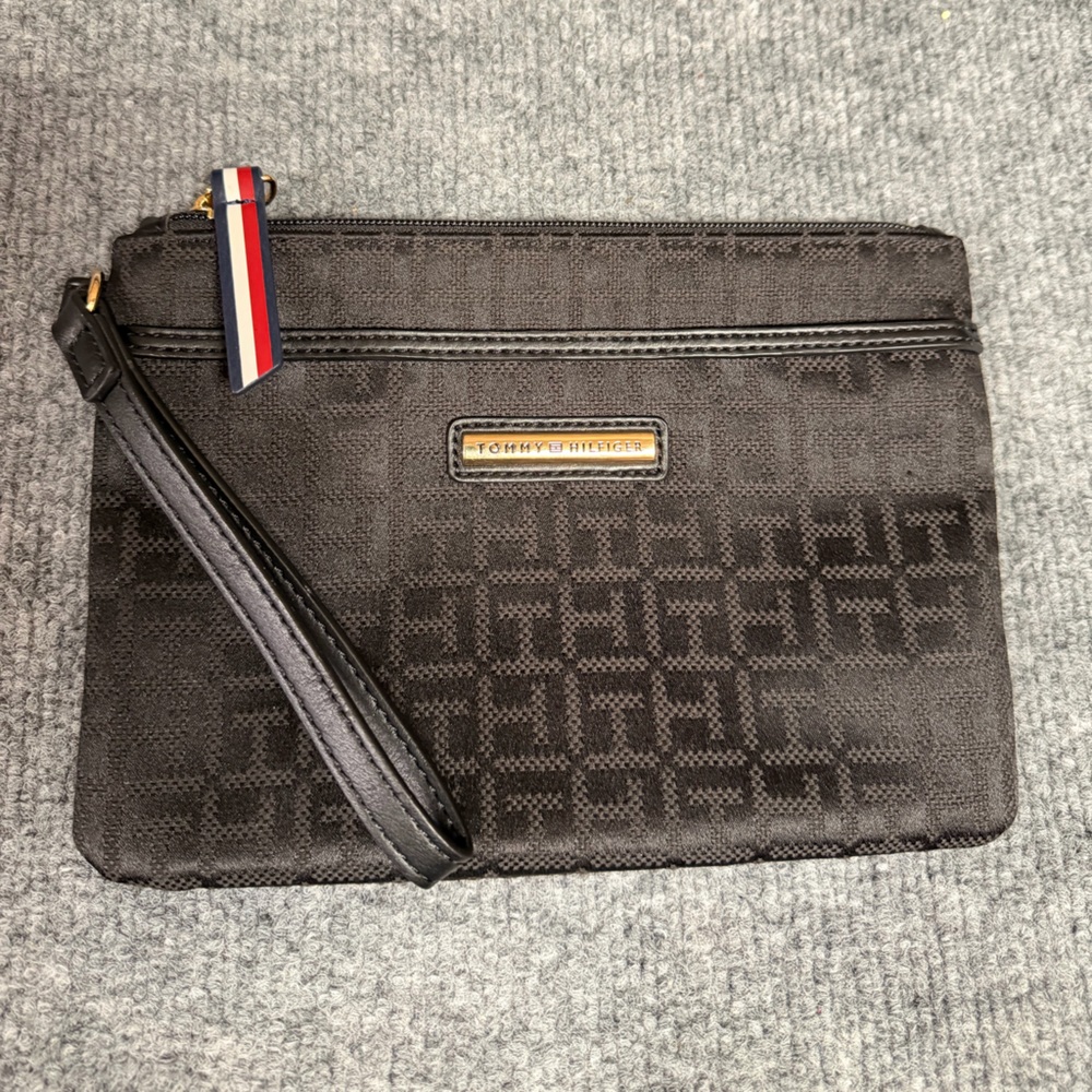 Tommy Hilfiger Wristlet